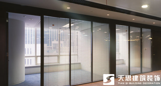 <a href=http://www.172138.cn/ target=_blank class=infotextkey>合肥辦公室裝修</a>玻璃
